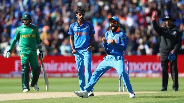 পাকিস্তানকে গুঁড়িয়ে ফেভারিট ভারতের শুরু