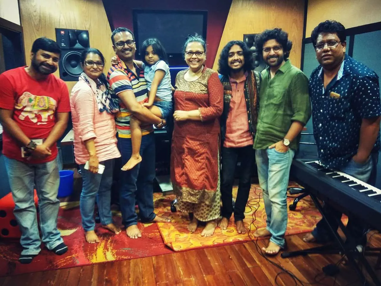 ‘আমি তোমারই নাম গাই, আমার নাম গাও তুমি’ গানে কণ্ঠ দেওয়ার পর লোপমুদ্রা মিত্র ও অন্যরা