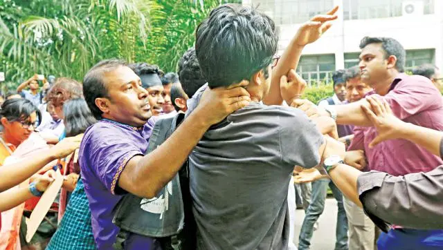 ঢাকা বিশ্ববিদ্যালয়: কলঙ্কজনক ঘটনায় ছি ছি