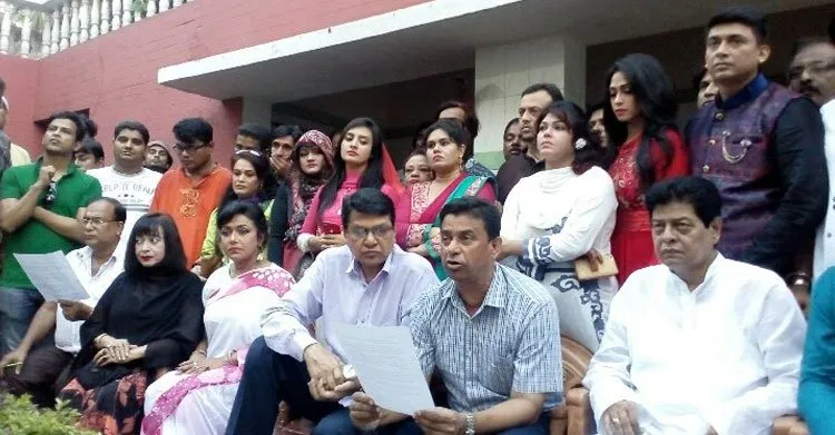 প্রধানমন্ত্রীকে নালিশ করবে চলচ্চিত্র ঐক্যজোট
