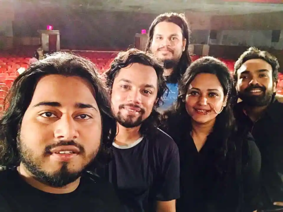 মধুমিতা প্রেক্ষাগৃহে চিরকুট