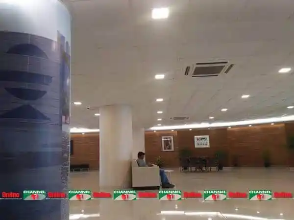 আনিসুল হক হাসপাতালে শুয়ে বিশ্রাম নিচ্ছেন, চিকিৎসার জন্য অপেক্ষা করছেন. Channel i News - চ্যানেল আই নিউজ