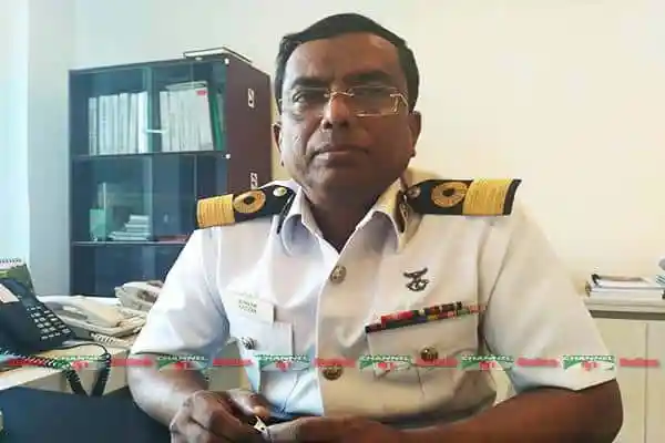 ডিএনসিসির কর্মকর্তা অফিসে বসে আছেন. Channel i News - চ্যানেল আই নিউজ