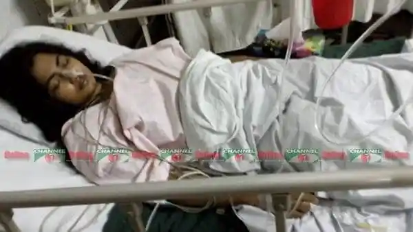 অচেতন অবস্থায় নার্সের বিছানায় শুয়ে নাসরিনের ছবি. Channel i News - চ্যানেল আই নিউজ