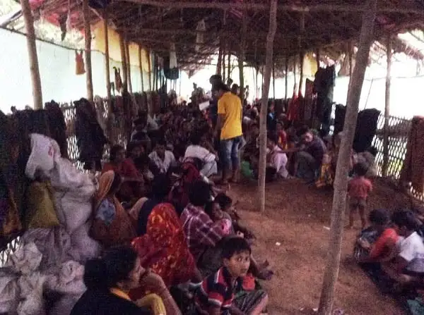 মিয়ানমার থেকে পালিয়ে আসা হিন্দু শরণার্থীদের আশ্রয় কেন্দ্রের ছবি. Channel i News - চ্যানেল আই নিউজ