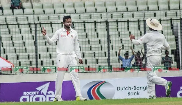 বাংলাদেশ ক্রিকেটাররা মাঠে উদযাপন করছে, অস্ট্রেলিয়া বাংলাদেশ চিনে নাও. Channel i News - চ্যানেল আই নিউজ