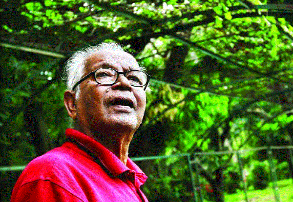 দ্বিজেন শর্মা।