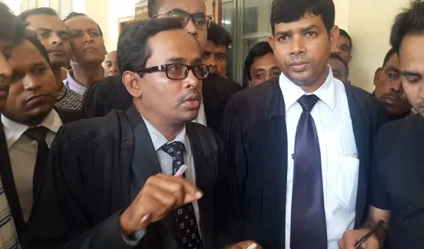 নেতা ও আইনজীবীরা হবিগঞ্জে হত্যা মামলার শুনানিতে. Channel i News - চ্যানেল আই নিউজ