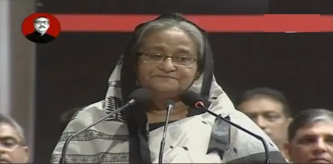 প্রধান বিচারপতির সরে যাওয়ার দাবি নিয়ে আলোচনা করছেন নারী বক্তা. Channel i News - চ্যানেল আই নিউজ