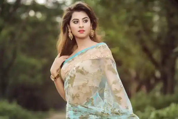 বুবলি এর উপর ক্ষেপে থাকা অবয়ব, সুন্দর পোশাক পরা. Channel i News - চ্যানেল আই নিউজ
