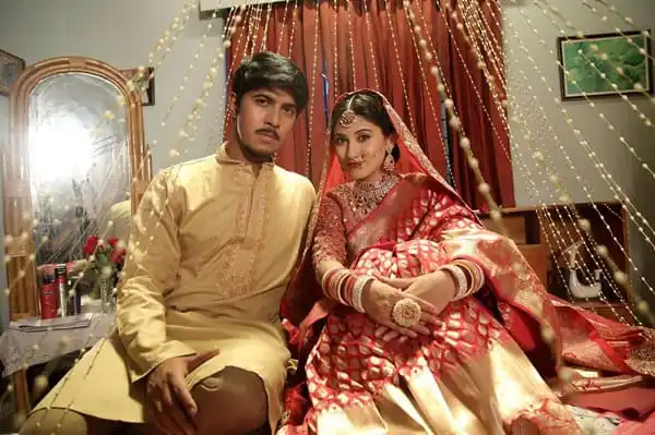 বিবাহের দিন নবদম্পতি ঐতিহ্যবাহী পোশাকে সাজানো. Channel i News - চ্যানেল আই নিউজ