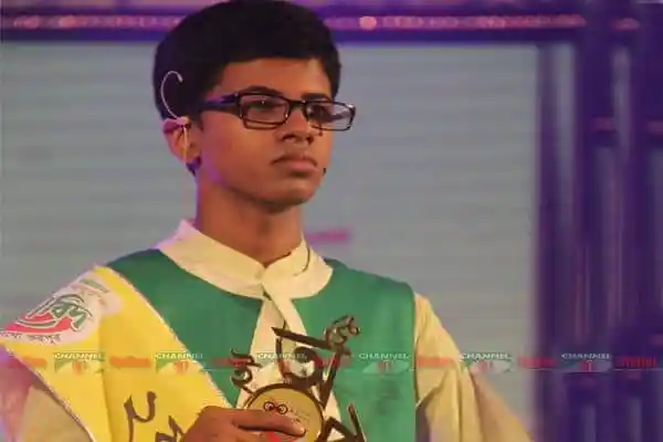 বাংলাদেশের ক্রীড়াবিদ পুরস্কার গ্রহণের সময় ছবি. Channel i News - চ্যানেল আই নিউজ