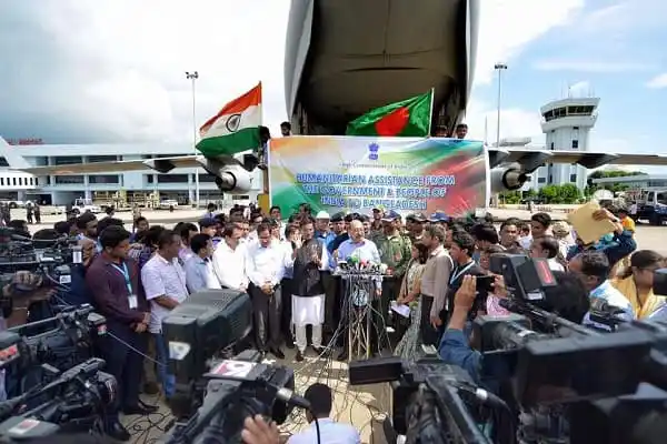 রোহিঙ্গাদের জন্য ভারতের ৫৩ মেট্রিক টন ত্রাণ হস্তান্তর অনুষ্ঠান. Channel i News - চ্যানেল আই নিউজ