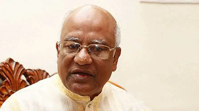 মোশাররফের মুখের ছবি, তিনি একজন প্রবীণ রাজনীতিবিদ. Channel i News - চ্যানেল আই নিউজ
