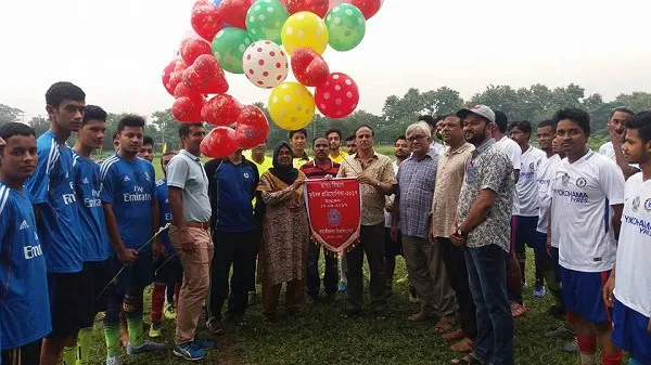 জাবি আন্তঃবিভাগ ফুটবল প্রতিযোগিতা উদ্বোধন, খেলোয়াড় ও অতিথিরা উপস্থিত. Channel i News - চ্যানেল আই নিউজ