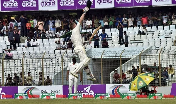 বাংলাদেশ ক্রিকেট দলের ব্যাটসম্যানের ক্যাচ ধরা. Channel i News - চ্যানেল আই নিউজ