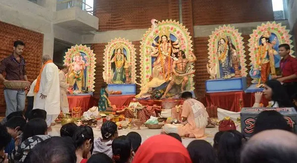 শুভ মহাশিবরাত্রি উপলক্ষে প্যান্ডেল ও প্রতিমা সাজানো হয়েছে।. Channel i News - চ্যানেল আই নিউজ