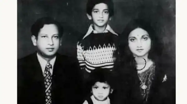 বয়সের ছেলেমেয়েদের সঙ্গে পরিবারের ছবি, ন্যাশনাল ফ্যামিলি পিকচার. Channel i News - চ্যানেল আই নিউজ