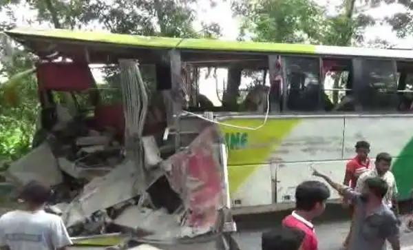 গোপালগঞ্জে বাস ও ট্রাকের মুখোমুখি সংঘর্ষের ছবি, আহত ও নিহতের খবর. Channel i News - চ্যানেল আই নিউজ