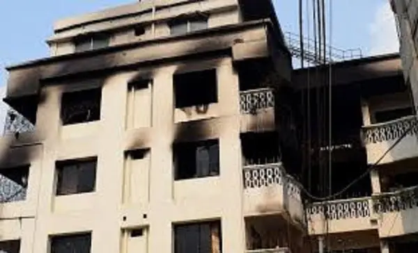 জঙ্গি আস্তানার ধ্বংসপ্রাপ্ত ভবন, জুরাইনে দাফনের জন্য প্রস্তুত. Channel i News - চ্যানেল আই নিউজ