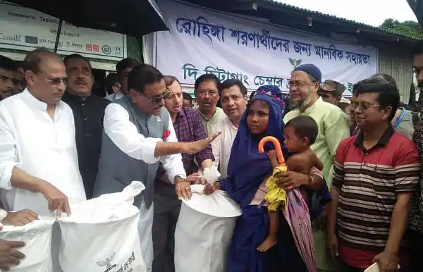 ওবায়দুল কাদের ত্রাণ বিতরণ অনুষ্ঠানে অংশগ্রহণ করছেন।. Channel i News - চ্যানেল আই নিউজ