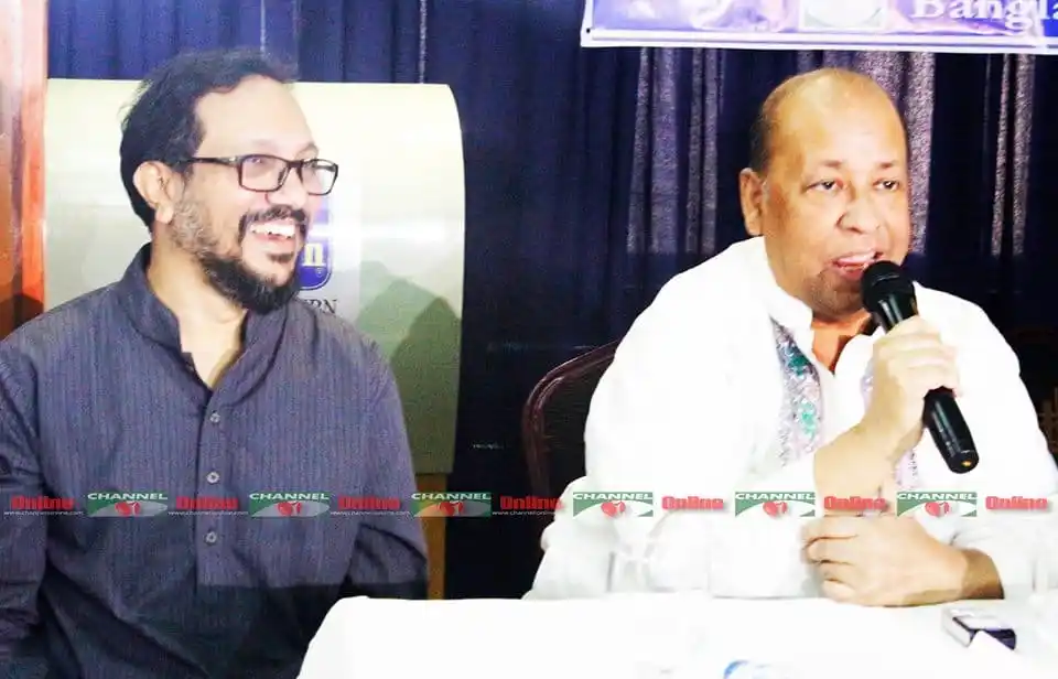 ফরিদুর রেজা সাগর ও অন্য একজন আলোচক এক অনুষ্ঠানে কথা বলছেন. Channel i News - চ্যানেল আই নিউজ
