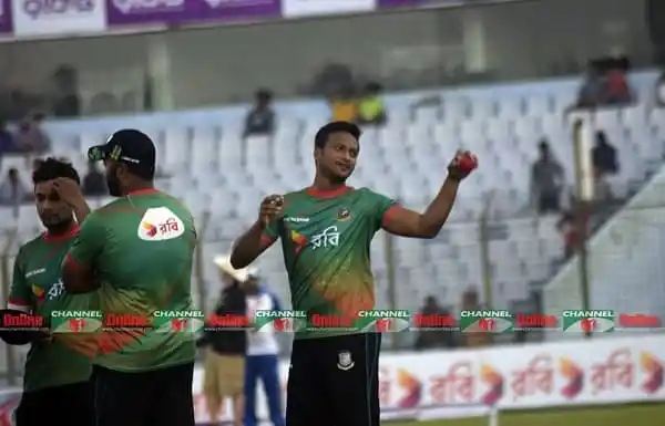 বাংলাদেশ ক্রিকেটাররা মাঠে অনুশীলন করছে, প্রস্তুতি নিচ্ছে. Channel i News - চ্যানেল আই নিউজ