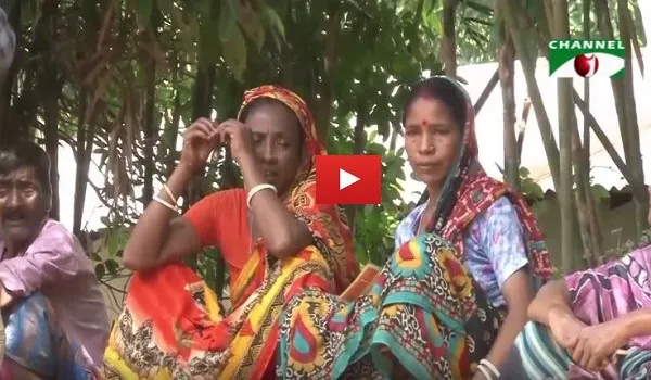 রোহিঙ্গা নারীরা পূজার জন্য প্রস্তুতি নিচ্ছেন।. Channel i News - চ্যানেল আই নিউজ
