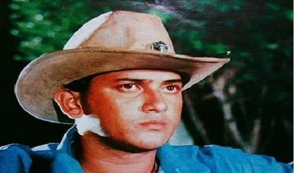 সালমান শাহ এর ছবি, নীরবে কাঁদছেন ওমর সানী ও মৌসুমী. Channel i News - চ্যানেল আই নিউজ