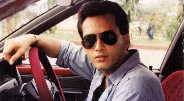 সালমান শাহের ছবি, তিনি sunglasses পরা, গাড়ির ভিতরে বসে আছেন. Channel i News - চ্যানেল আই নিউজ