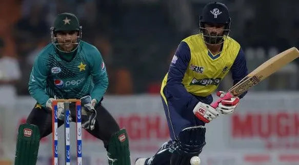 বাংলাদেশ ও শ্রীলঙ্কার ক্রিকেটাররা মাঠে ব্যাট ও উইকেটের সামনে খেলছেন।. Channel i News - চ্যানেল আই নিউজ