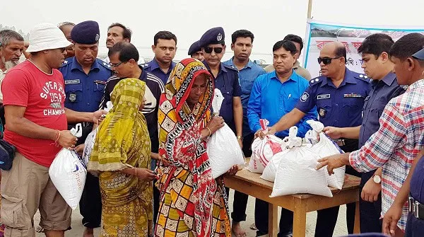 প্রথমবার ত্রাণ পেলেন আফজালপুর চরের বসতিরা
