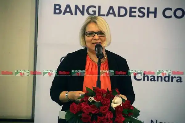 বাংলাদেশ কনসাল জেনারেল বক্তৃতা দিচ্ছেন, পত্রিকা ও সংবাদ সংস্থা. Channel i News - চ্যানেল আই নিউজ