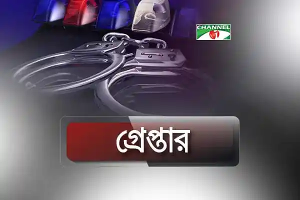 প্রোস্টেটের ছবি, বিভিন্ন রঙের হেডফোন ও হ্যান্ডসেটের সাথে. Channel i News - চ্যানেল আই নিউজ