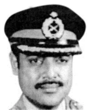 বাংলাদেশের সামরিক বাহিনীর একজন কর্মকর্তা ছবি. Channel i News - চ্যানেল আই নিউজ