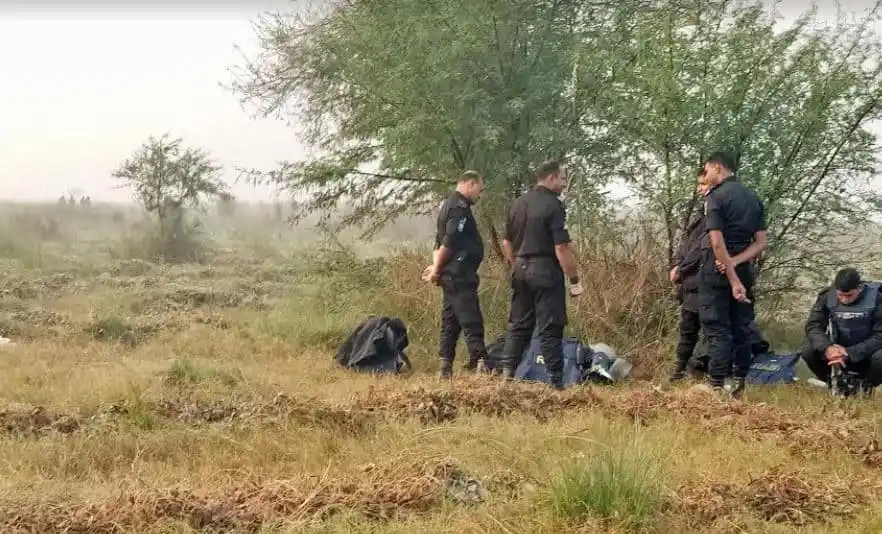 রাজশাহীতে জঙ্গি আস্তানায় অভিযান, বোমা বিস্ফোরণে আগুনের ঘটনা. Channel i News - চ্যানেল আই নিউজ