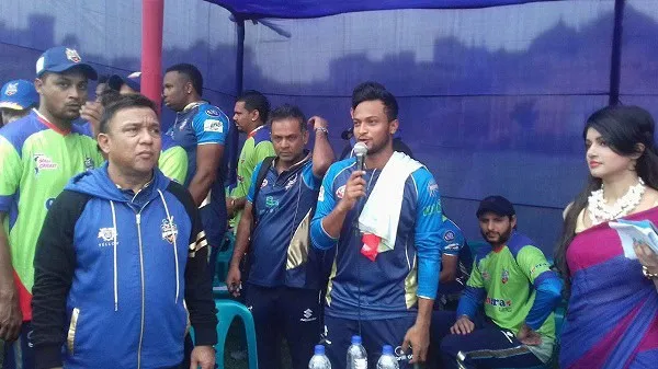 বাংলাদেশ ক্রিকেটার সাকিব আল হাসান লালবাগ কেল্লায় ছক্কা হাঁকাচ্ছেন. Channel i News - চ্যানেল আই নিউজ