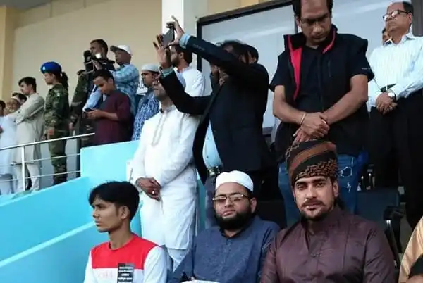 নগরপিতার জানাজায় এক ‘ঢাকার ছেলে’