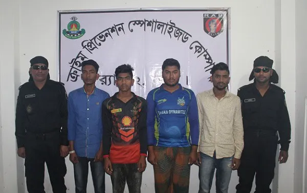 বিকাশ জালিয়াতি: মাসে ১ লাখ টাকা হাতিয়ে নেয়া চক্র র‌্যাবের জালে