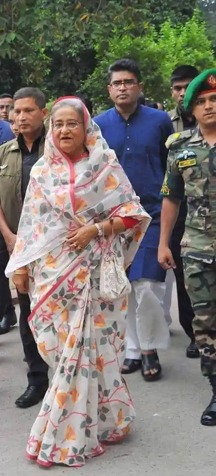 বেগম খালেদা জিয়া গণভবনে আসছেন, সঙ্গে নিরাপত্তা বাহিনী ও রাজনৈতিক নেতারা. Channel i News - চ্যানেল আই নিউজ