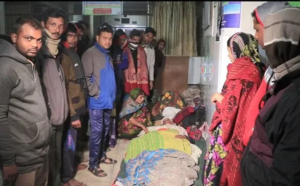 মাগুরায় সড়ক দুর্ঘটনায় নিহত ১, আহত ১৫, আহতদের হাসপাতালে ভর্তি. Channel i News - চ্যানেল আই নিউজ
