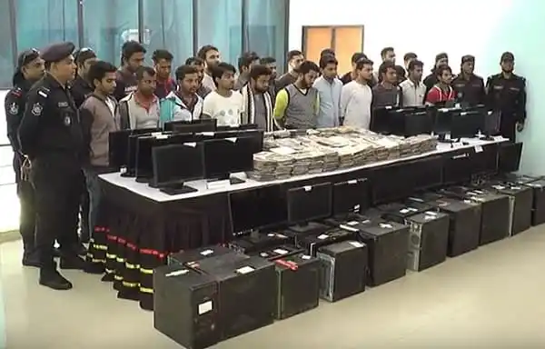 নারায়ণগঞ্জ র্যাবের হাতে ২৩ জন আটক