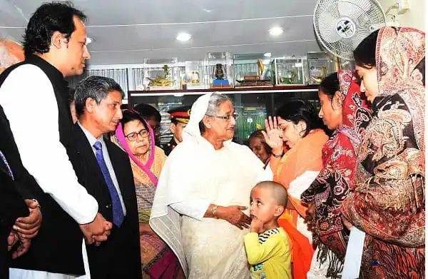 প্রধানমন্ত্রী প্রয়াত নেতা মহিউদ্দিন চৌধুরীর বাসভবনে শুভেচ্ছা বিনিময়. Channel i News - চ্যানেল আই নিউজ