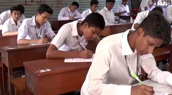 প্রাথমিকে পাসের হার পরীক্ষার্থীদের পরীক্ষার দৃশ্য. Channel i News - চ্যানেল আই নিউজ