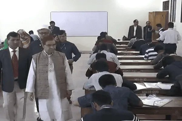 ভর্তি পরীক্ষায় জালিয়াতির অভিযোগে ভাসানী বিশ্ববিদ্যালয়ে অভিযান. Channel i News - চ্যানেল আই নিউজ
