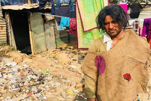 বস্তিতে কী করছেন সজল?