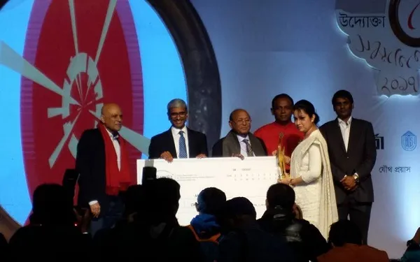 খালি পায়ে স্কুলে যেতেন বাণিজ্যমন্ত্রী