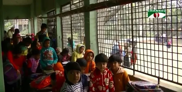 শরীয়তপুরে শিক্ষক ও শ্রেণিকক্ষ সংকটে পাঠদান বিঘ্নিত