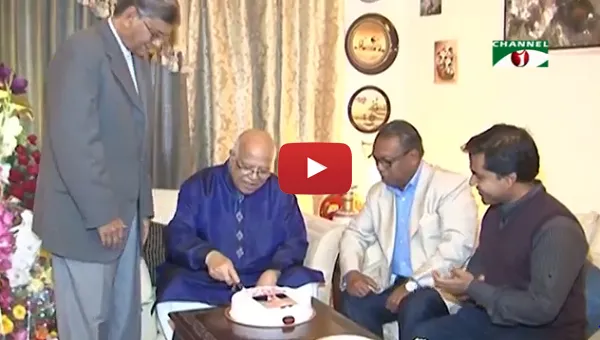 প্রধানমন্ত্রীকে ঈর্ষা করেন অর্থমন্ত্রী!