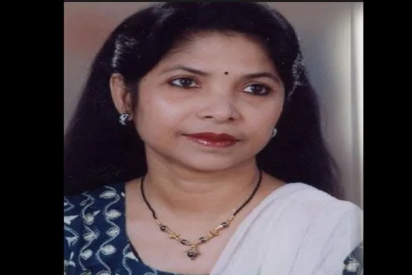 এই রাত ডাকে এই চাঁদ ডাকে হায় তুমি কোথায়?
